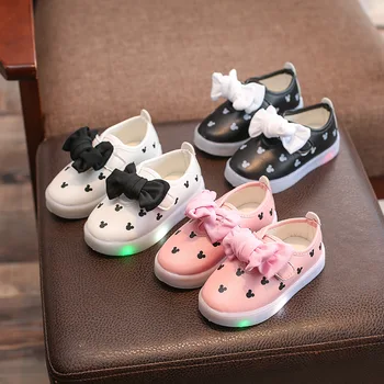 Детская обувь со светодиодной подсветкой, весенняя детская обувь, легкие Светящиеся детские кроссовки, обувь для маленьких девочек, Мягкая кожаная обувь для малышей, обувь принцессы